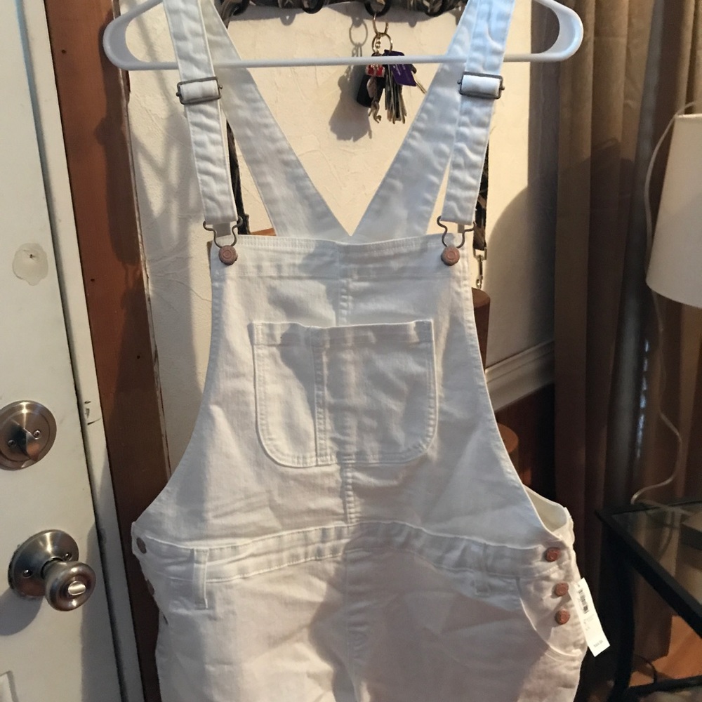 Short overalls